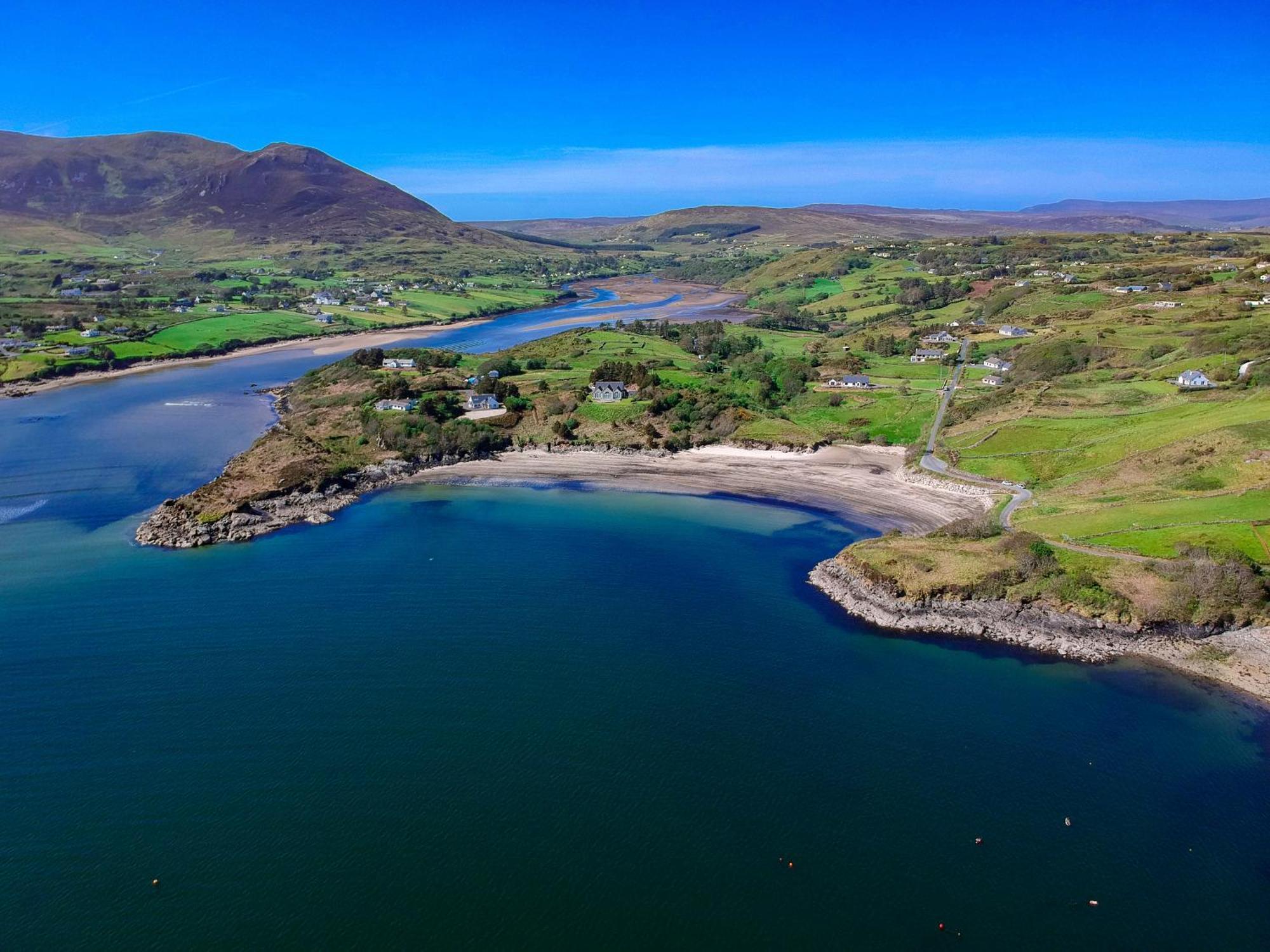 Kilcar Lodge Bagian luar foto