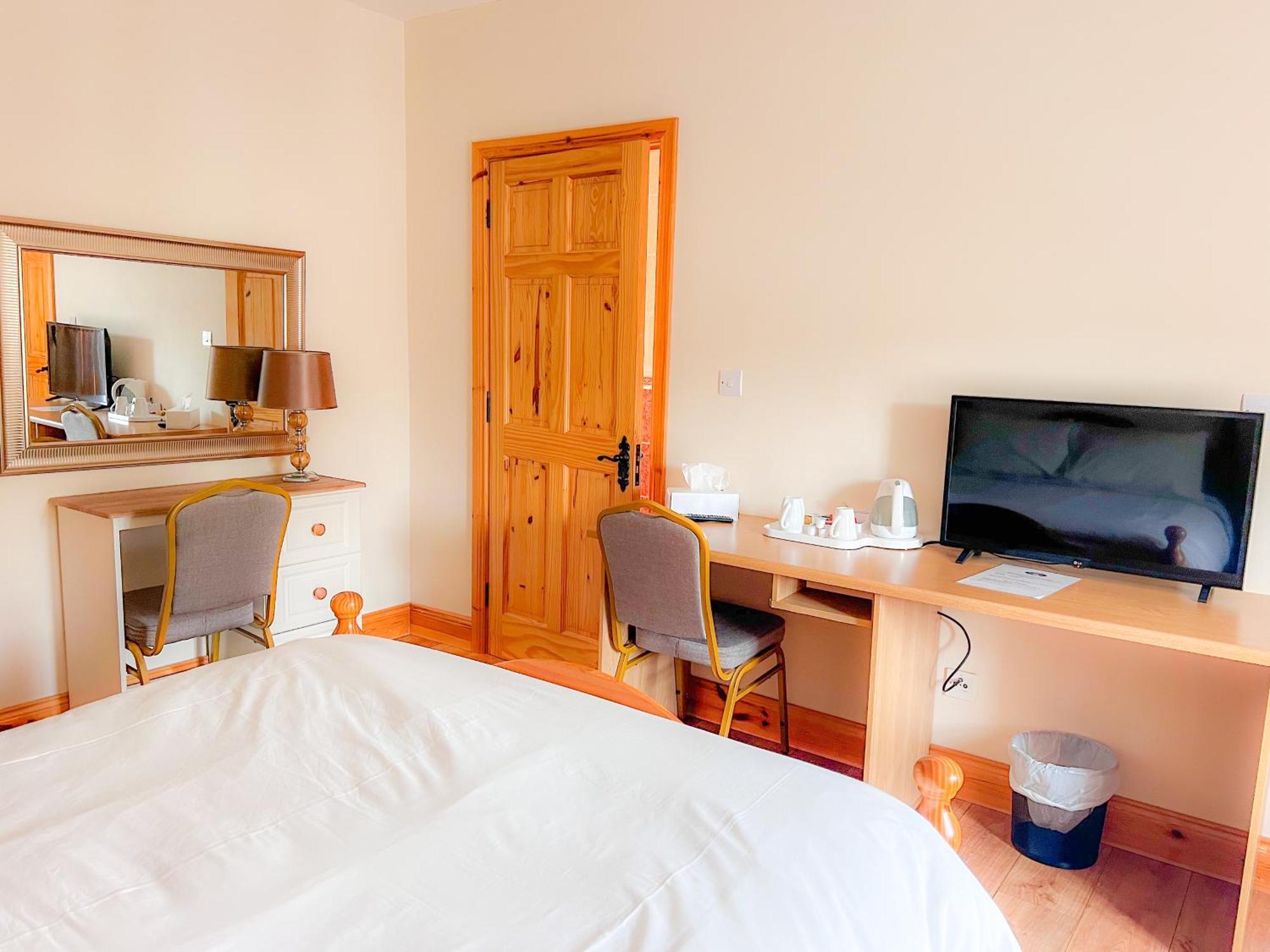 Kilcar Lodge Bagian luar foto
