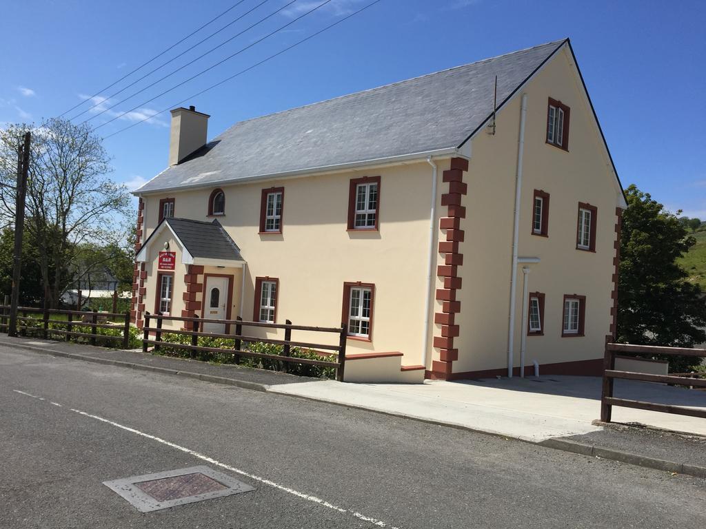 Kilcar Lodge Bagian luar foto