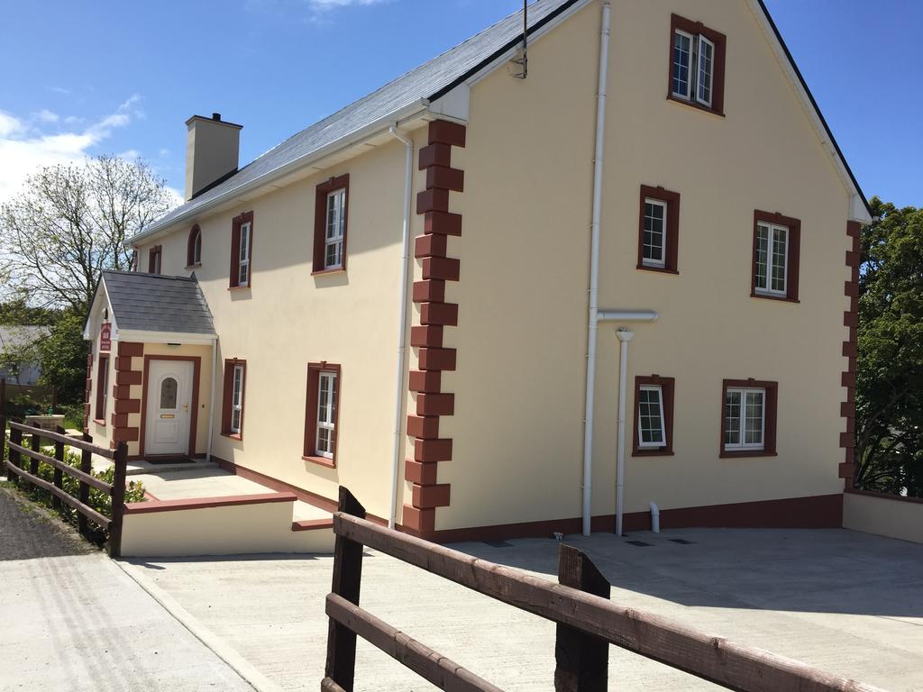 Kilcar Lodge Bagian luar foto