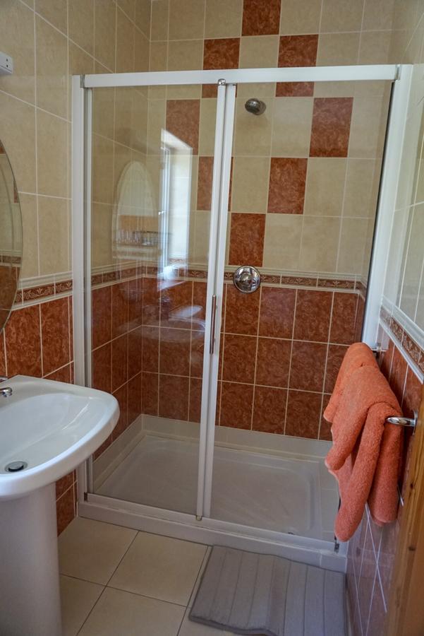 Kilcar Lodge Bagian luar foto